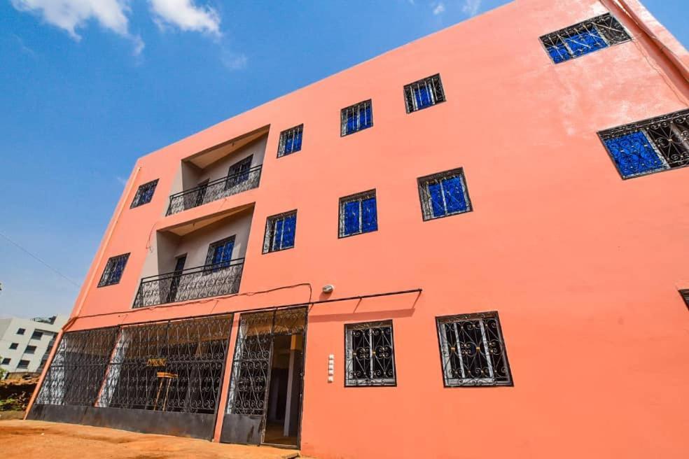 Appartements Neuf De Haut Standing Dm & Ng A Bafoussam Exterior foto