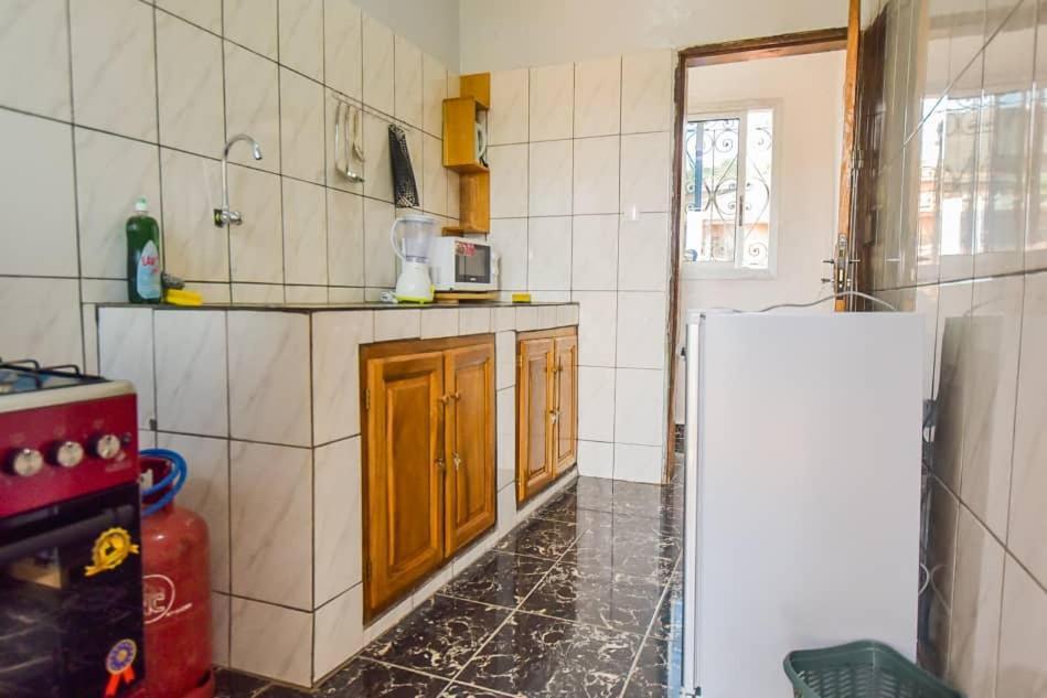 Appartements Neuf De Haut Standing Dm & Ng A Bafoussam Exterior foto