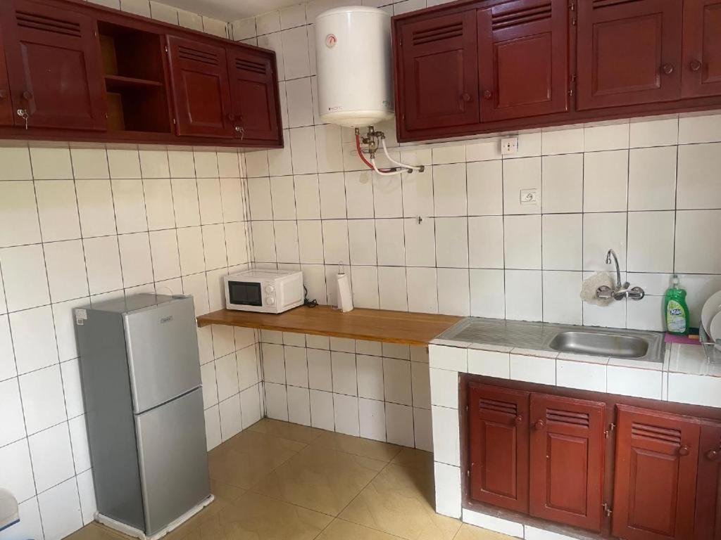 Appartements Neuf De Haut Standing Dm & Ng A Bafoussam Exterior foto